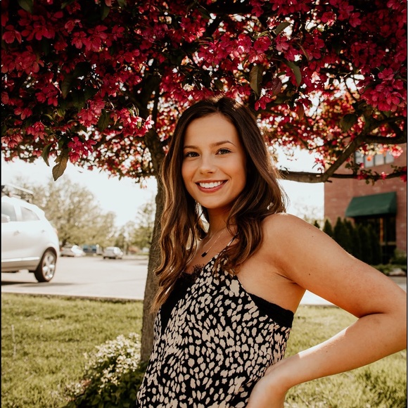 Meet your Posher, Claire - Picture 1 of 1